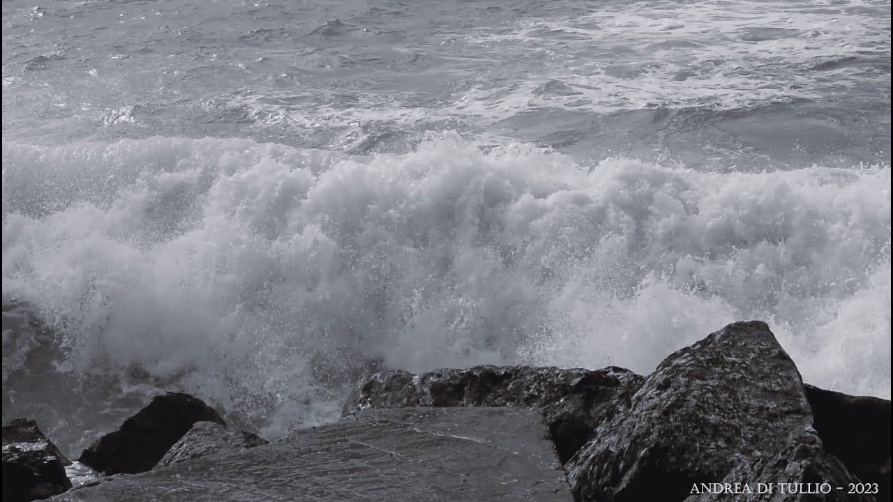Waves crashing, mareggiata a Quarto dei Mille (Genova, Liguria); PURE MARINE SOUND