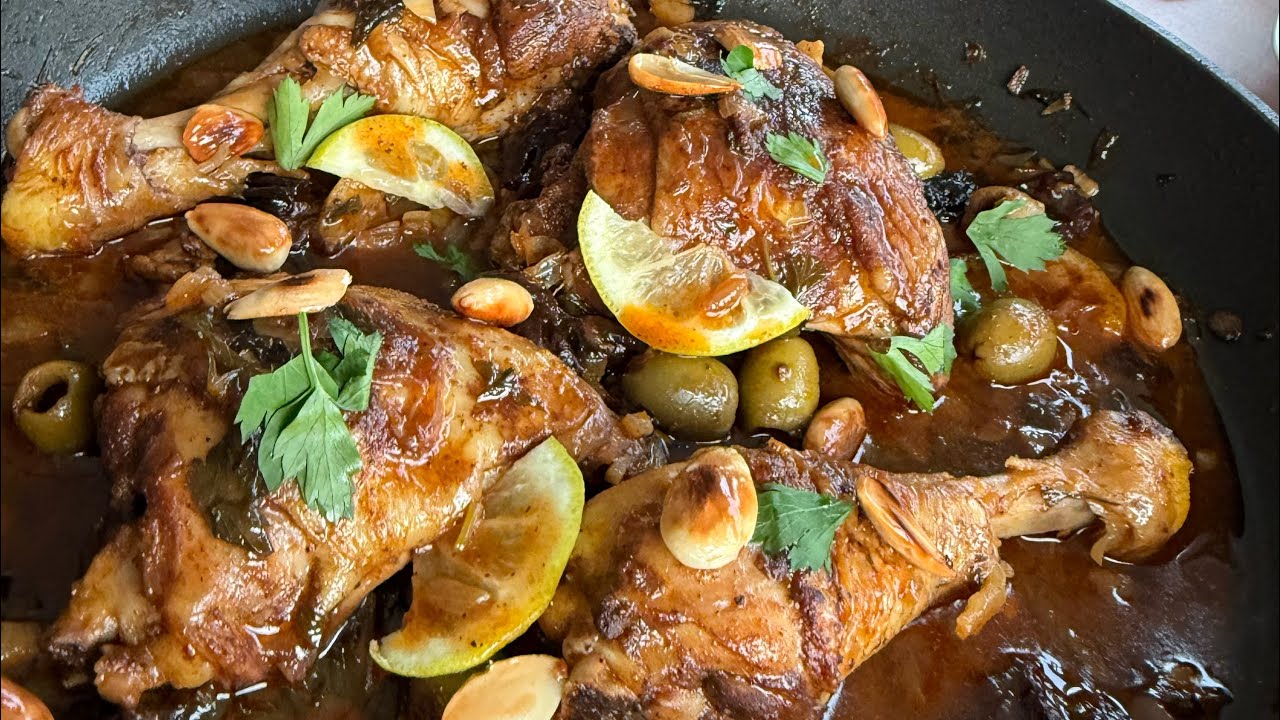 Marokkanische Hähnchenpfanne mit Pflaumen & Oliven | Einfaches orientalisches Hähnchengericht