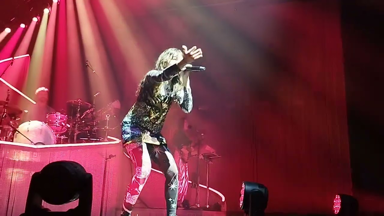 Jain The Fool tour Zenith Amiens 20/10/23 Save the World