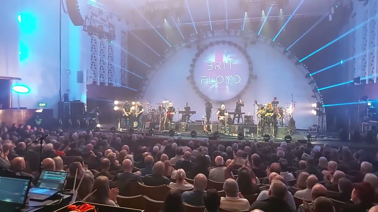 Howie G, guesting with Brit Floyd @ L/pool Phili