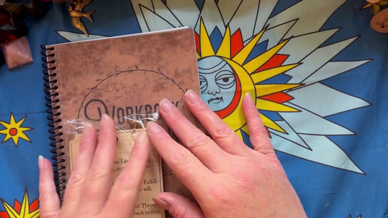 Black Mirror Oracle (Sister to the Pythonic Tarot) Unboxing and Walkthrough with Special Extras! ❤️