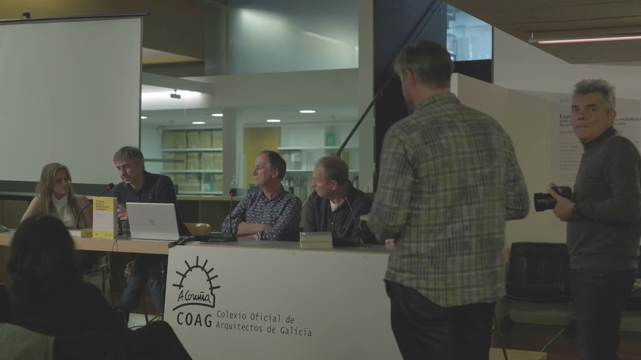 Mesa redonda Horizontes de la Arquitectura Española a Me-dio Pla-zo. «La construcción de lo local»