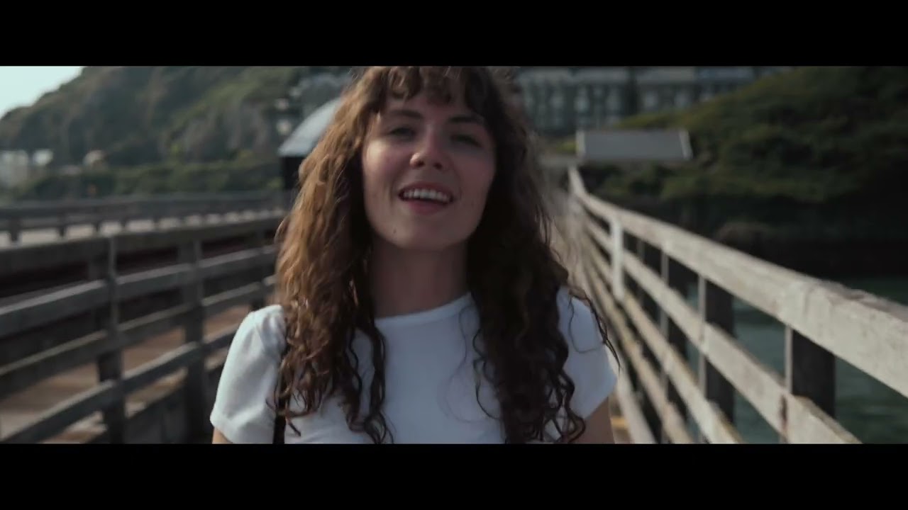 Ellie Gowers: A Moment (Official Video)