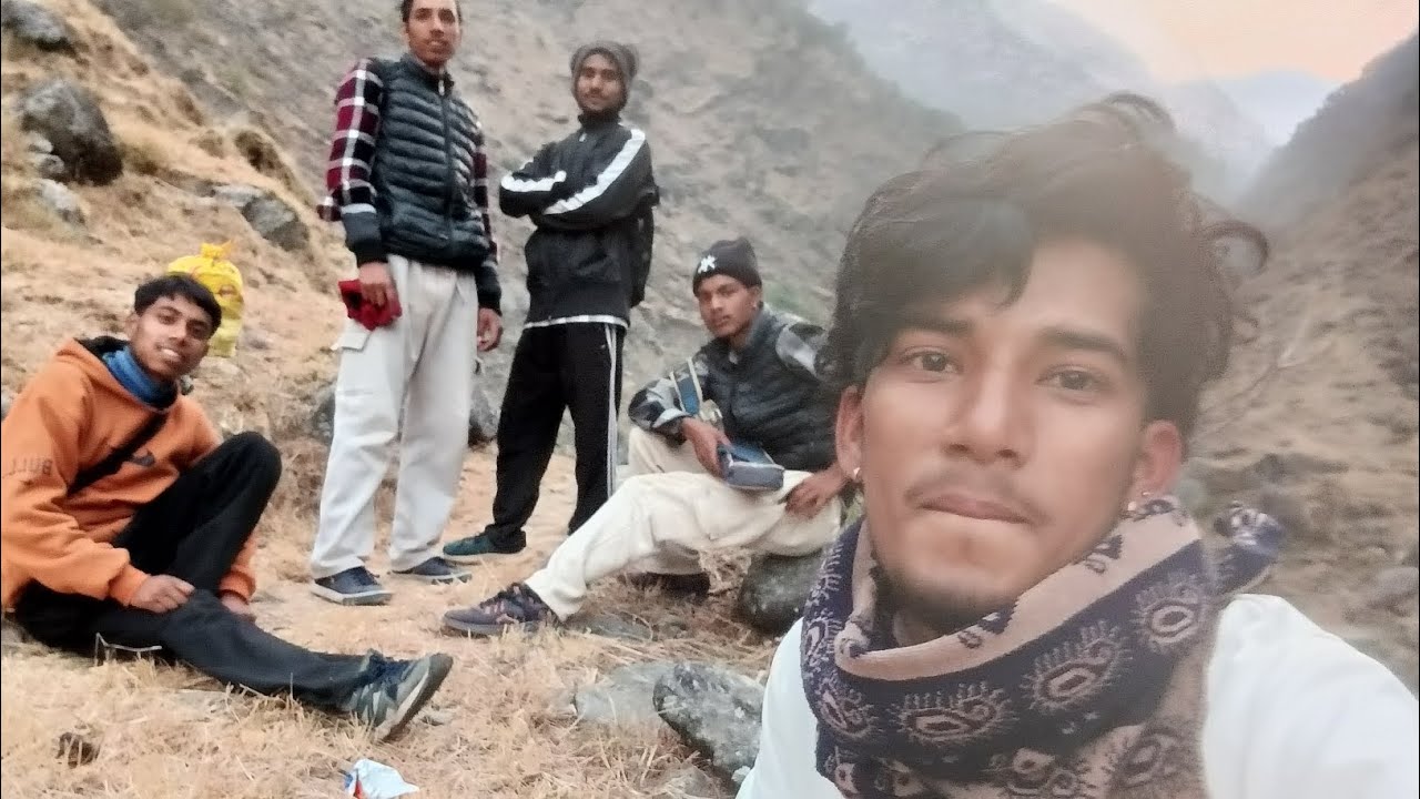 हम लोग गए Ranthi बोरगांव में क्रिकेट टूर्नामेंट में अपनी टीम लेके और जीत कर भी आए!! ❤️👥🏆