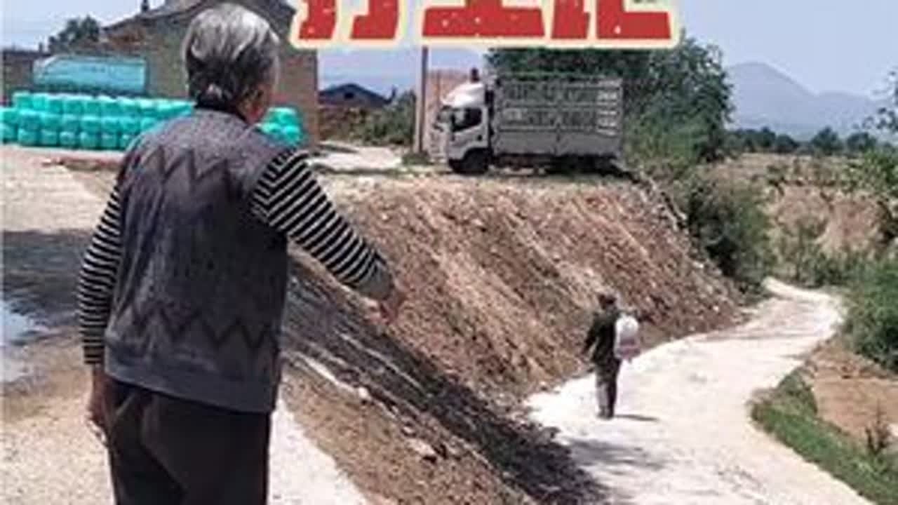 记录我的农村生活:慈母手中线，游子身上衣。临行密密缝，意恐迟迟归#上热门 #原创视频 #农村原创视频 #我的乡村生活 #质朴的农村人