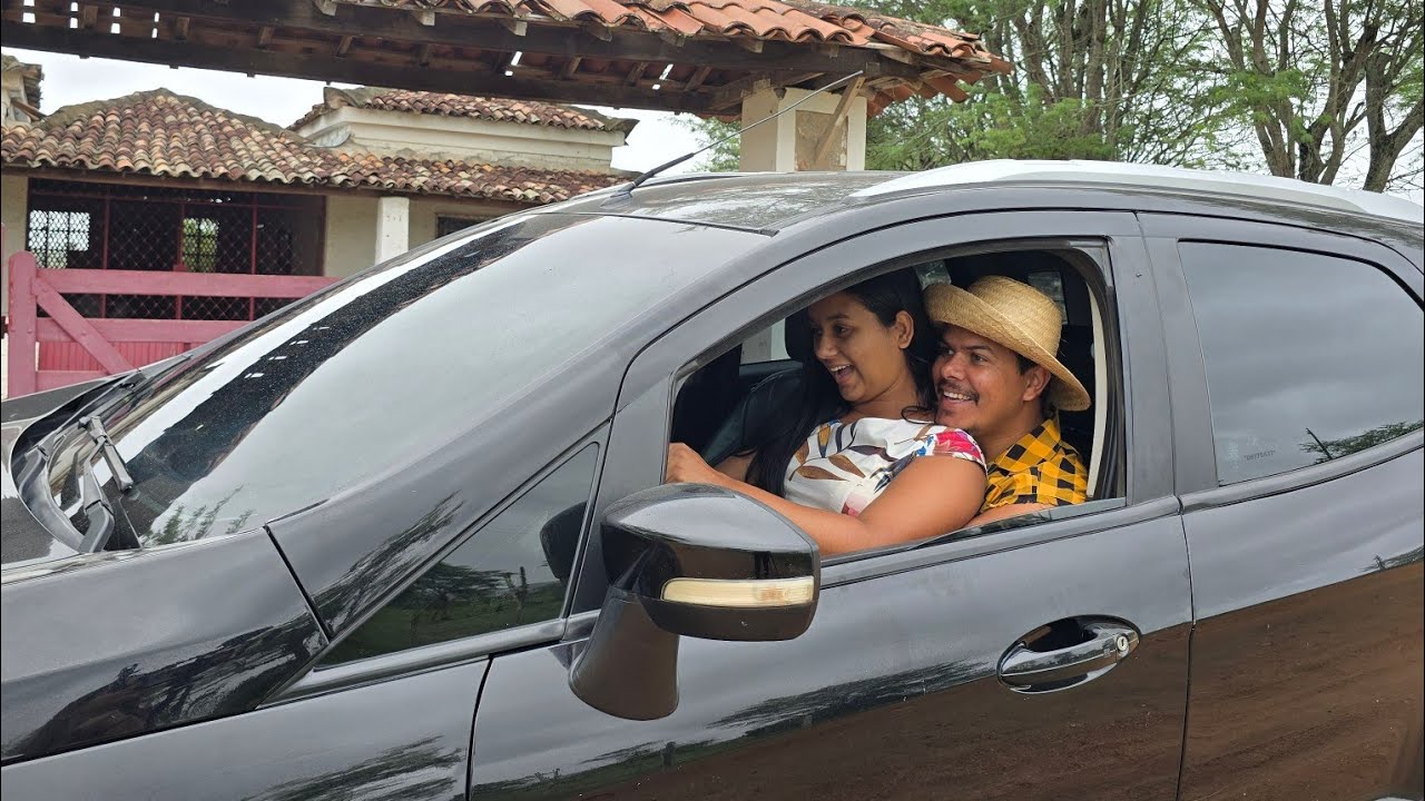 MAYKINHO ENSINA MARIANA DIRIGIR CARRO DA MELHOR FORMA