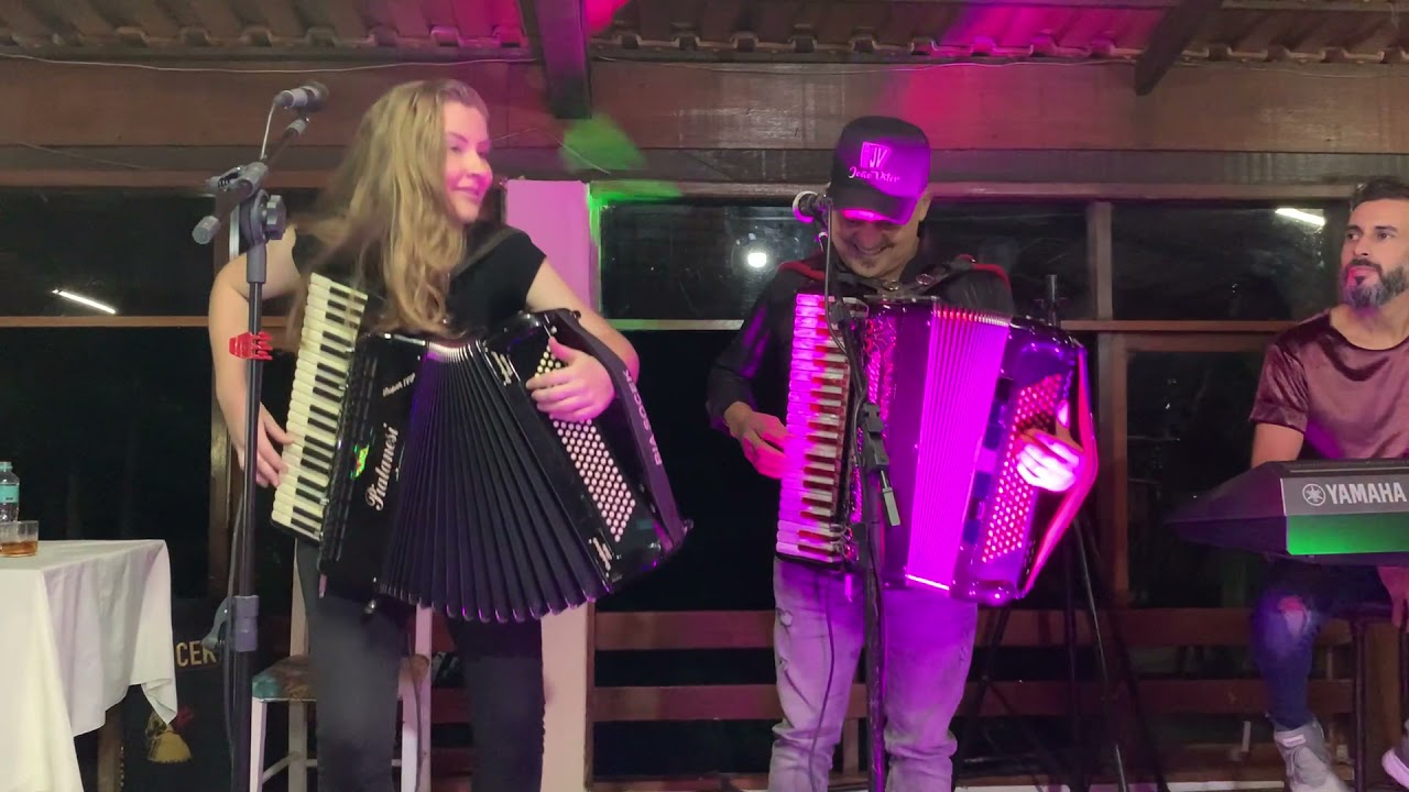 DUELO DE SANFONA COM BIA SOCEK E MESTRE @JovenilSantos