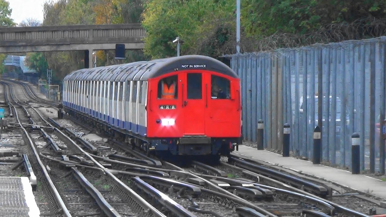 (HD) London Underground Central Line 8 Car 1962 Stock RAT at Roding Valley and Woodford  30.10.15