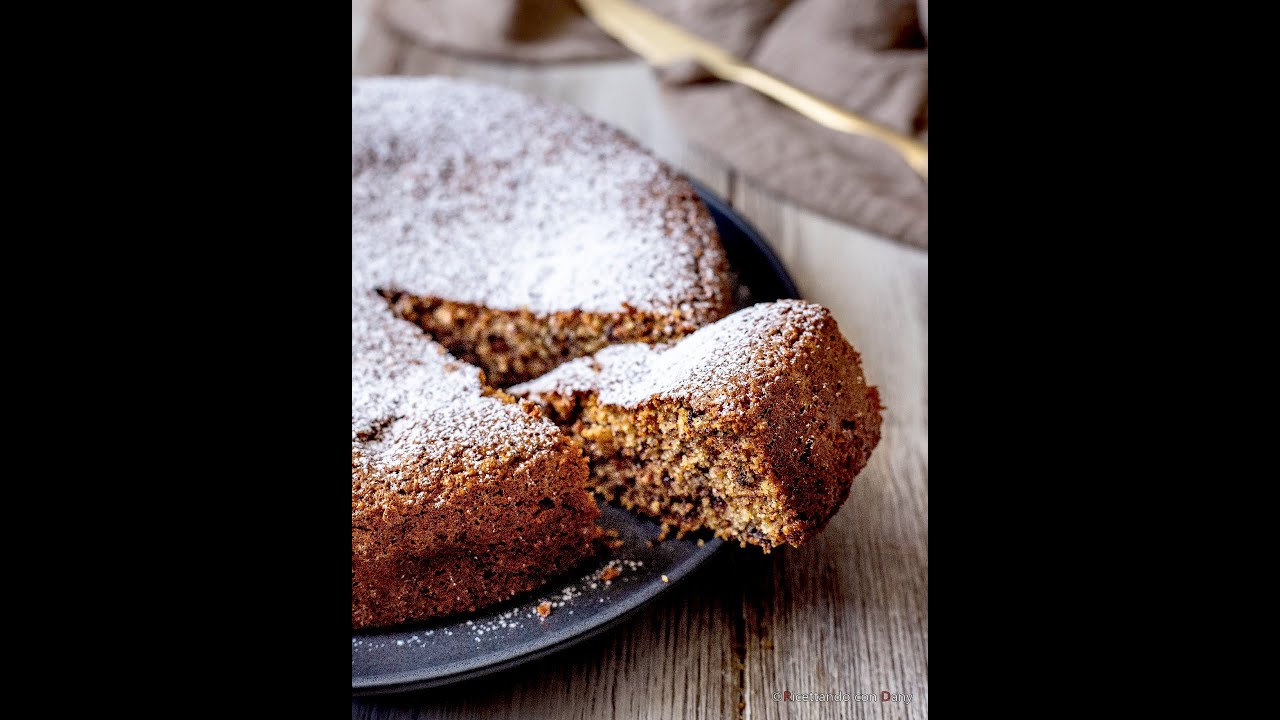 TORTA  DI PANGRATTATO E AMARETTI