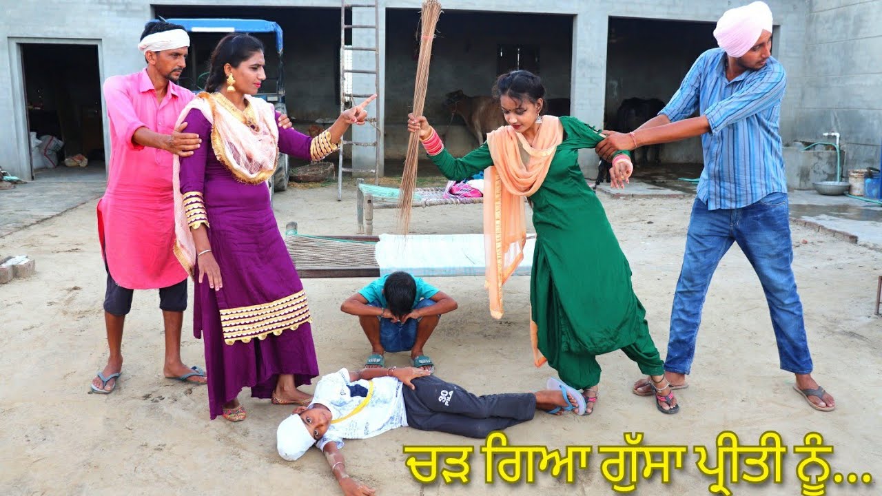 Preety ne dekho ki Kita Pali Bhabi de Bachia naal...Ajj ni mai tuhunu chaddi...