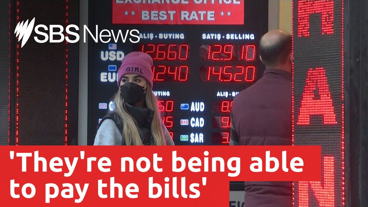 Australia's Turkish community watches the sinking lira | SBS News