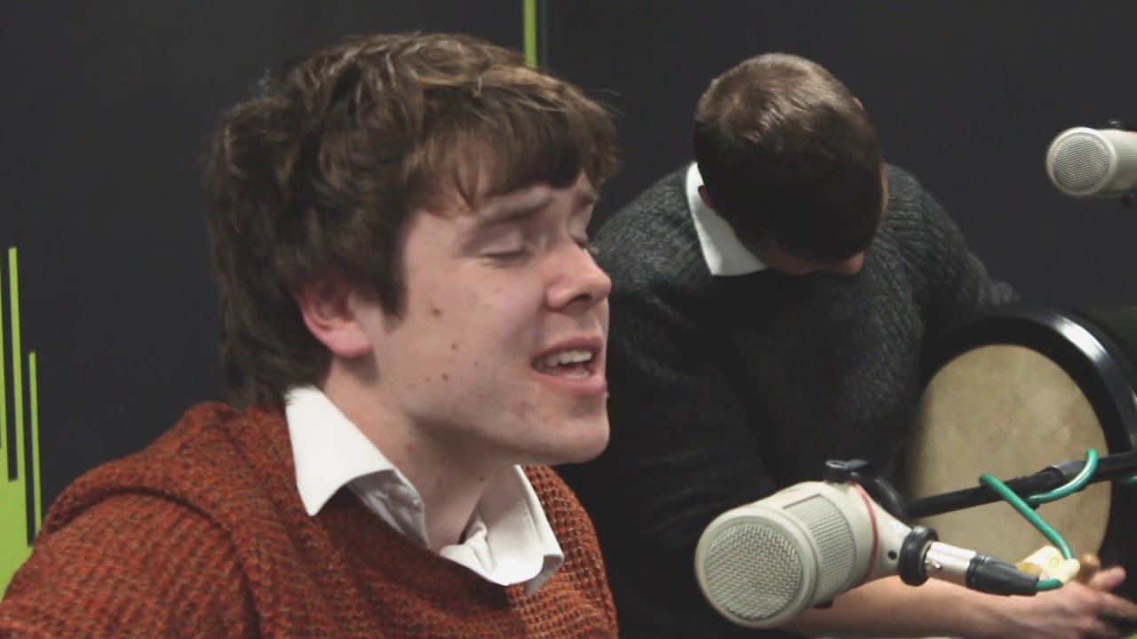 Seisiúin na Life: Junior Brother - Coping