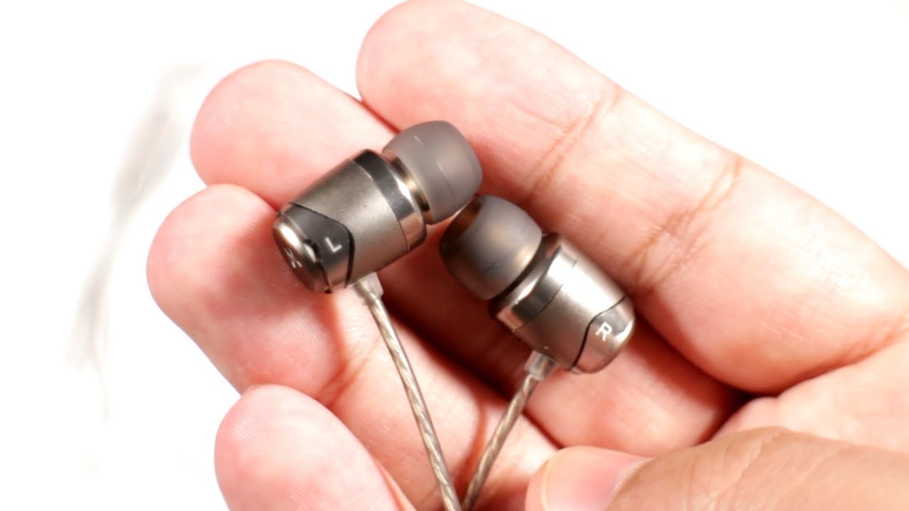 SoundMAGIC e11 AUDIOPHILE Review - The NEW BEST Earbuds under £50!!