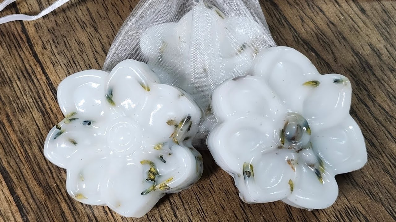 Making Lush Lavender Melt-N-Pour Soap 🧼