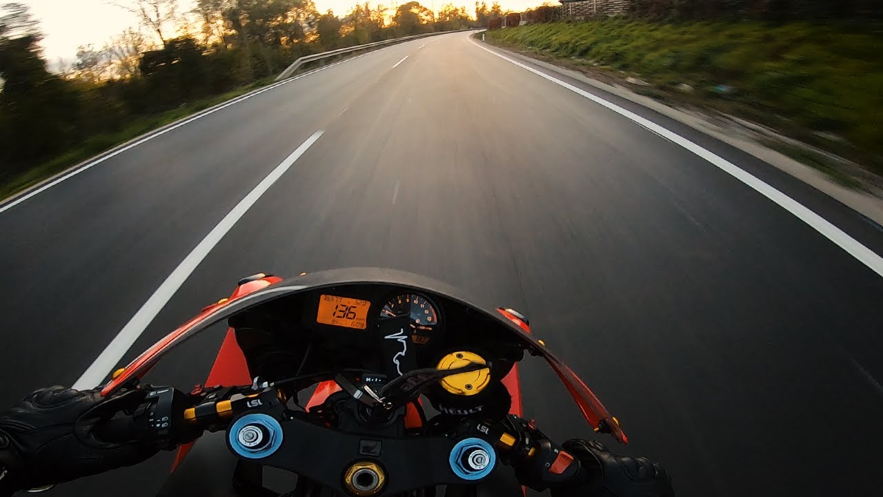 The PURE SOUND of 4 Zylinder ❤ Quickshifter - HONDA CBR954RR FireBlade (4K) #cbr954rr