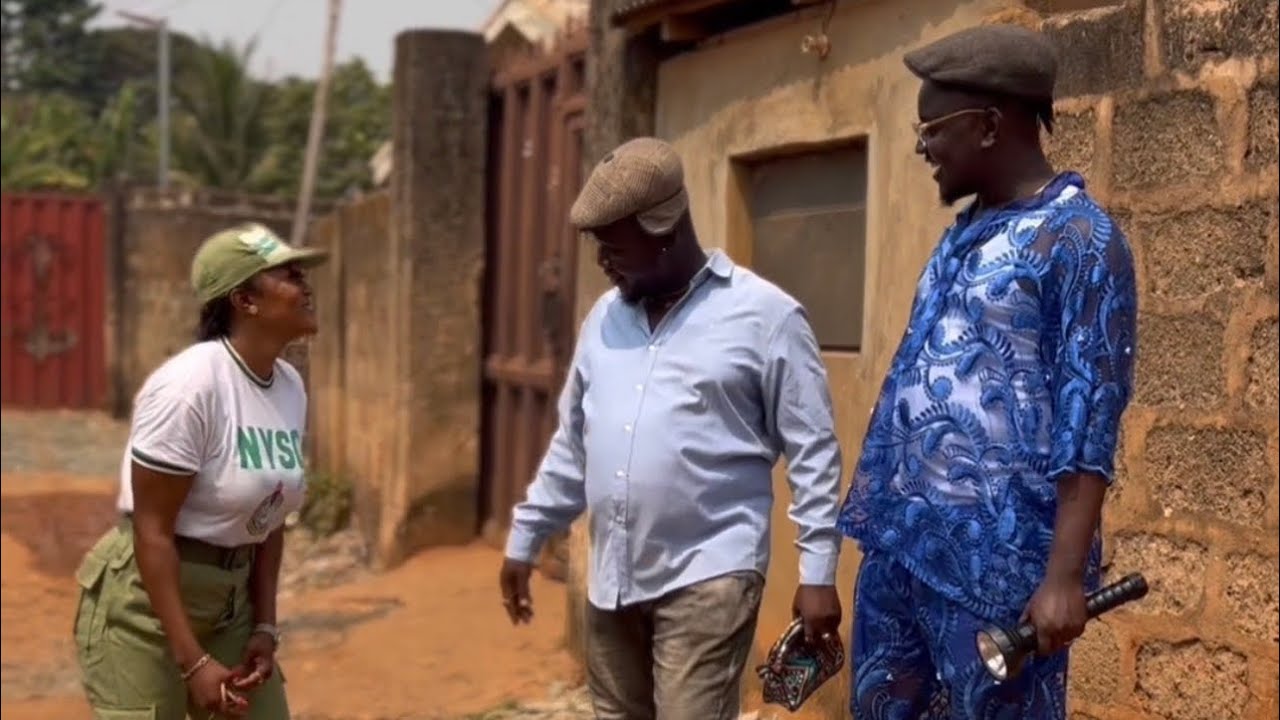 Chief Udu recieves a huge goat as appreciation