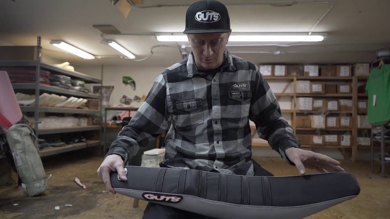 Guts seat cover with seat bump