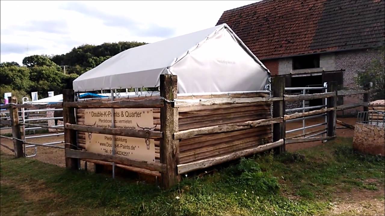 Weidezelte und mobile Pferdeboxen mit individuell bedruckten Planen und Windschutznetzen