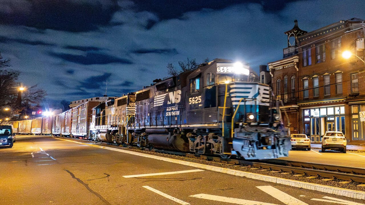 Full HD 60FPS: Conrail CA-29 on the NJ Transit RiverLINE with two Norfolk Southern GP38-2s 12/19/25