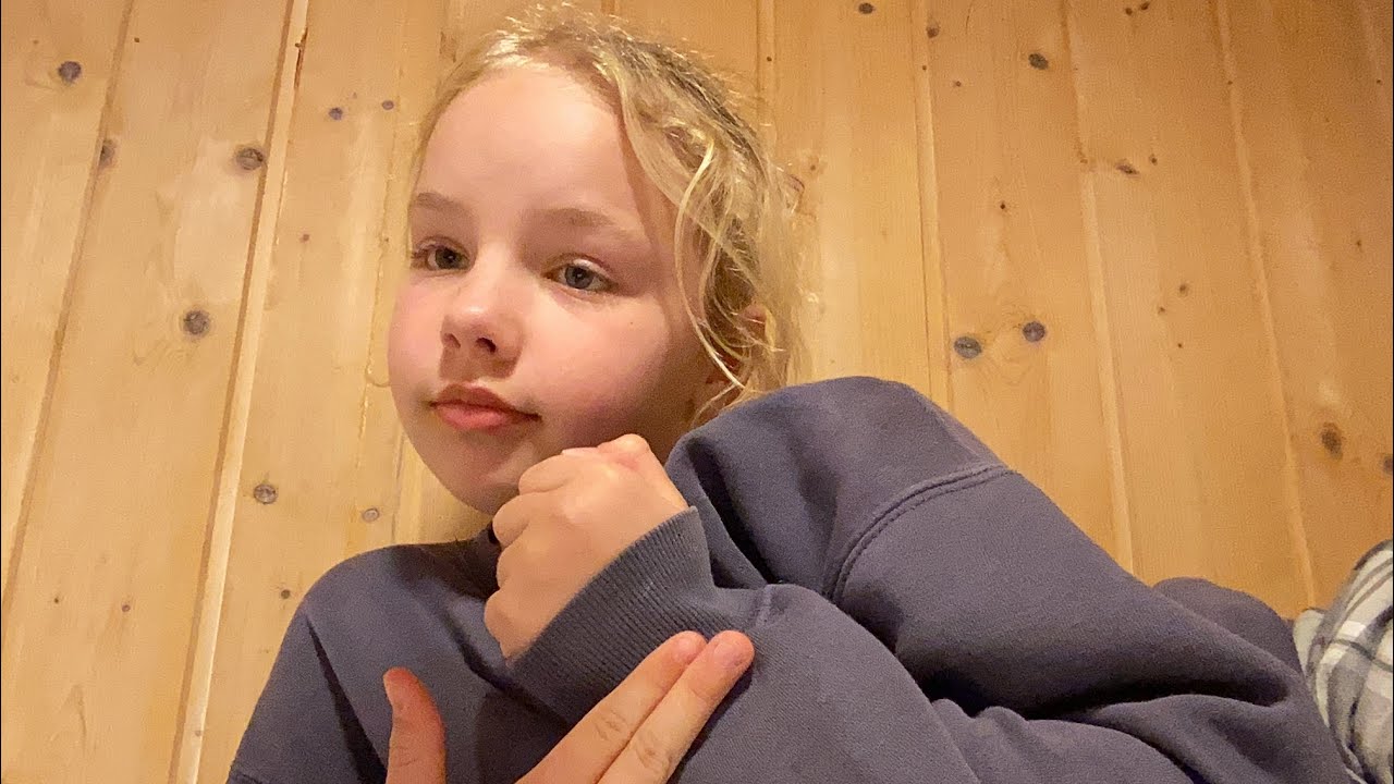 ￼ Er på vej til sommerhus🤍🤍🩵