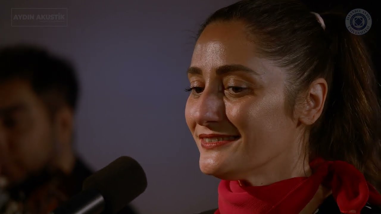 Azade Simge | Sympathique