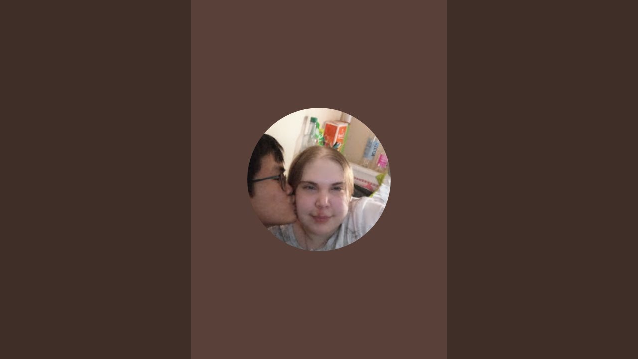 Justin Sung überträgt einen Livestream.