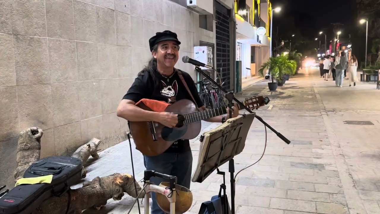 Street Busker in Playa del Carmen 