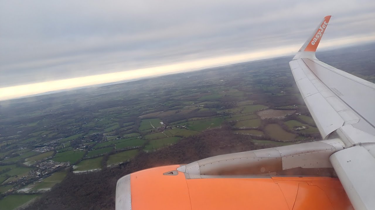 EasyJet Airbus A320-214WL takeoff from London Gatwick