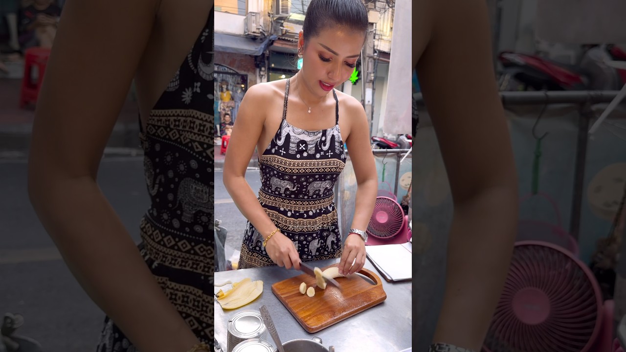 Beautiful Thai Lady Make Banana Pancake -Thai Street Food