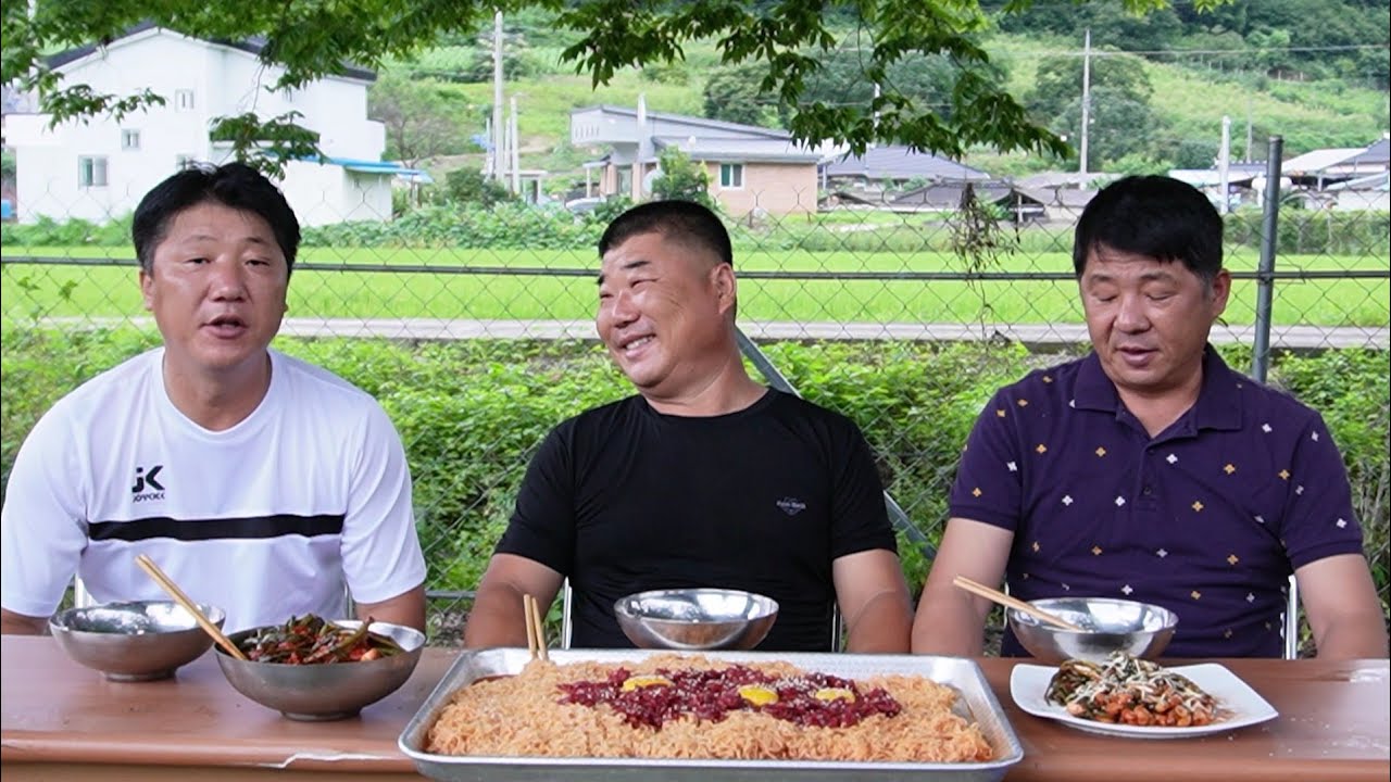 깨송송,노른자탁 육회비빔면[Beef Tartare with bibimmyeon]#먹두리#mukdori#realmukbang#mukbang#먹방#우리모두힘내요