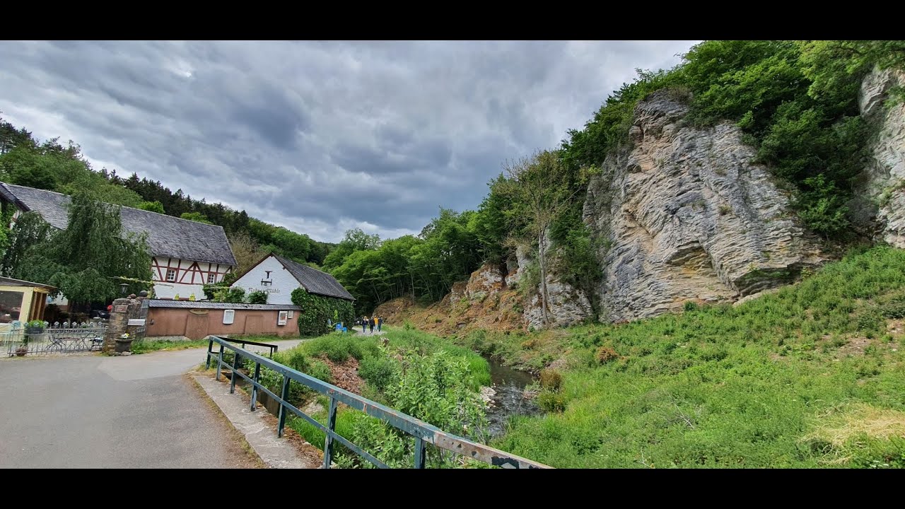 Kakushöhle und Dreimühlen Wasserfall