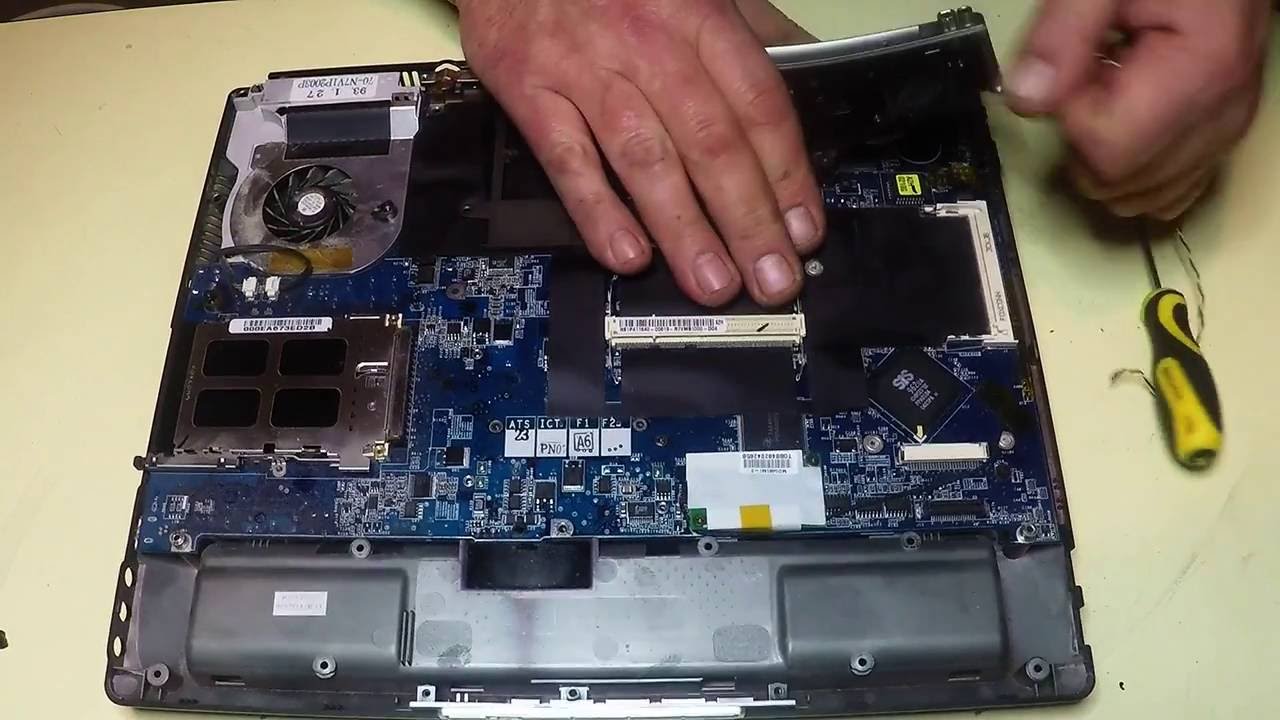 Scrapping a Laptop - Asus A2400H