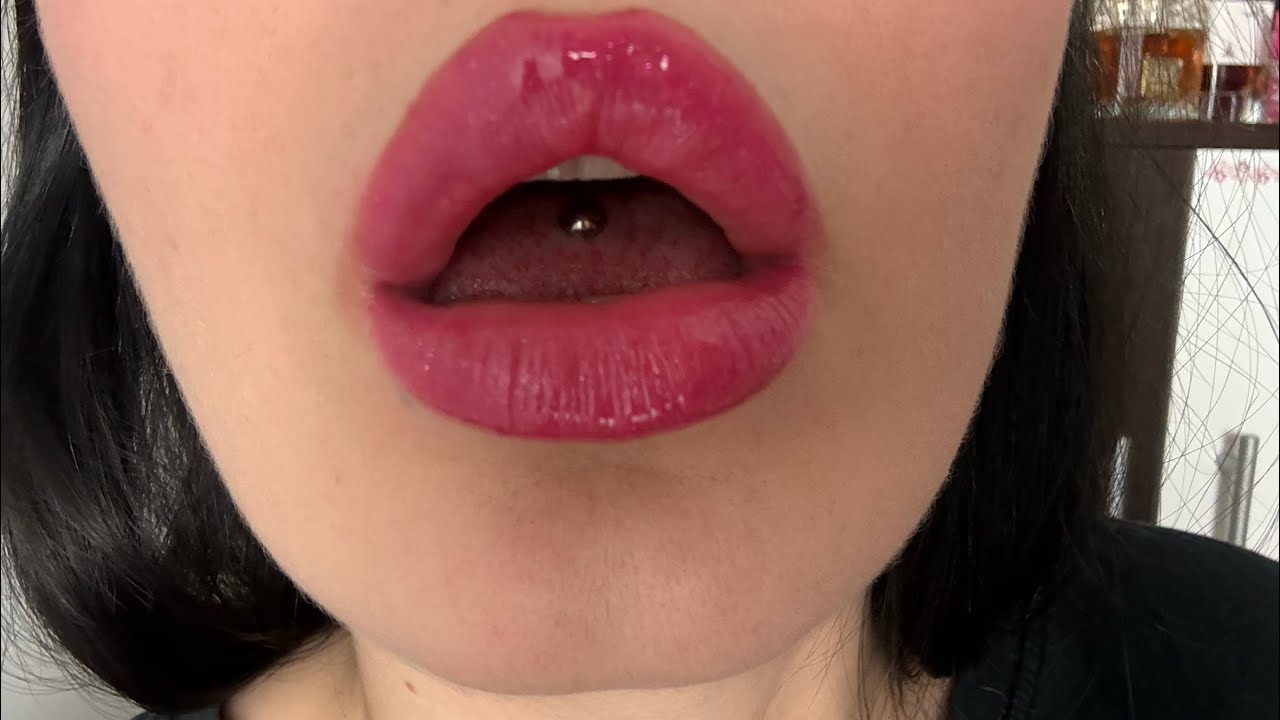 ASMR - Kisses and Lipstic Application #asmr #kisses #lipstick 