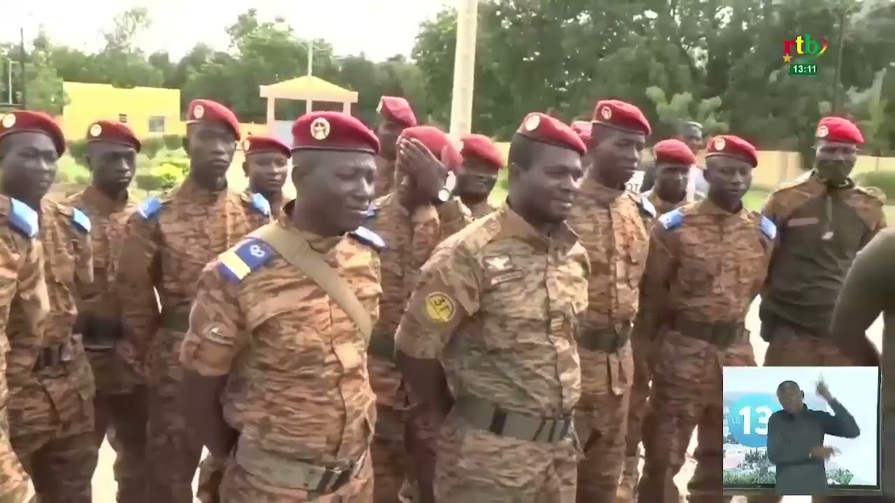 Remise d’un drone de surveillance et de 3 postes radios au 31e RIC de Tenkodogo
