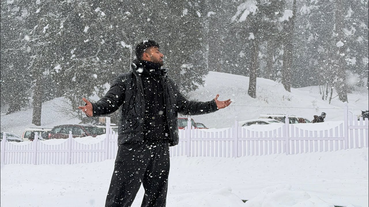 Trip To Gulmarg ,Must watch 😍 ,Live Snowfall, Gandola Ride,Kashmir✨🫀❤️