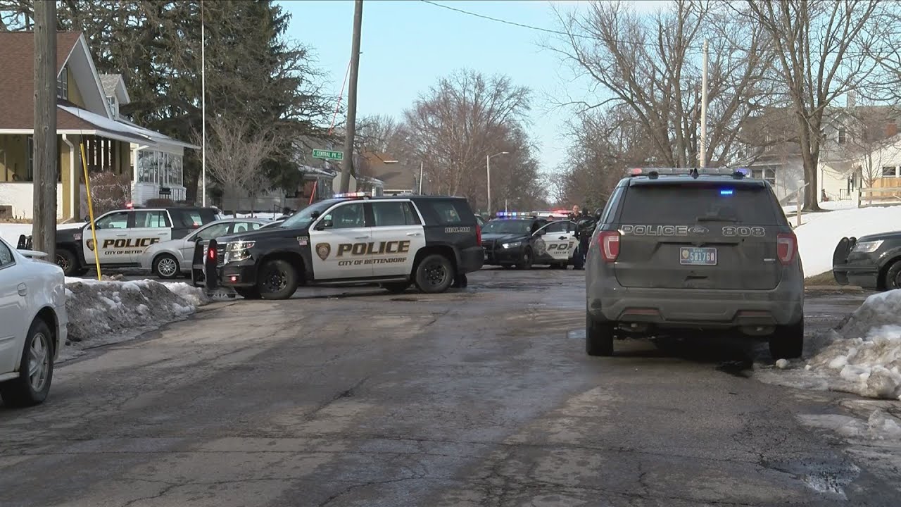 Neighbor finds suspect involved in police chase hiding under her deck