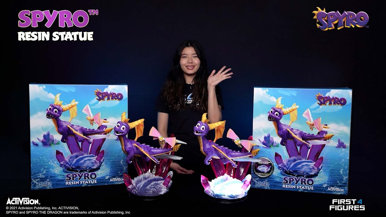 Unboxing the Spyro&trade; Reignited &ndash; Spyro&trade; Statue