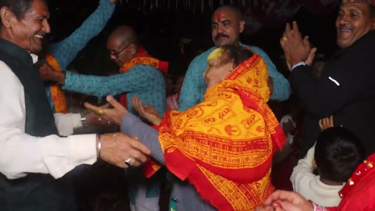 Aama chuma kumari gc ko chaurasi ma bhajan ko ramailo