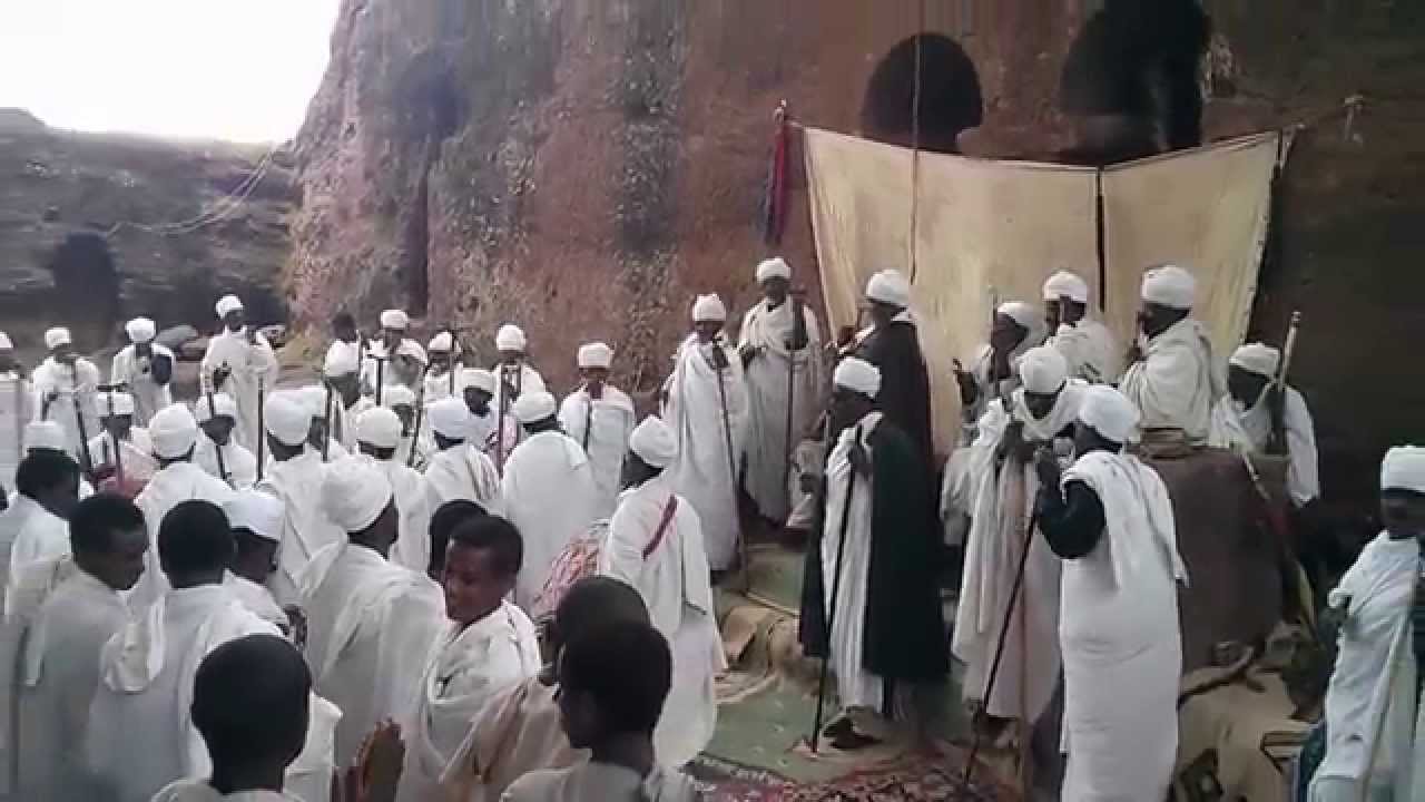 Orthodox mass / Divine Liturgy at Lalibela, Ethiopia - ቅዳሴ