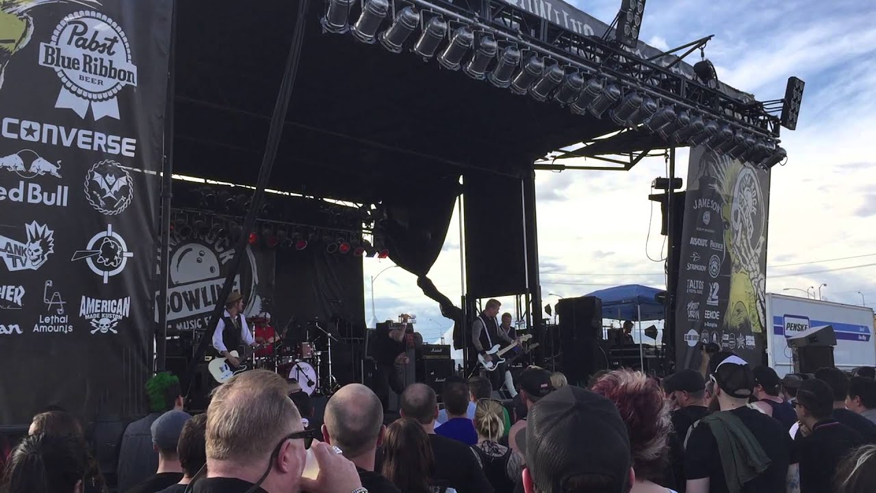 Bombshell Rocks perform 