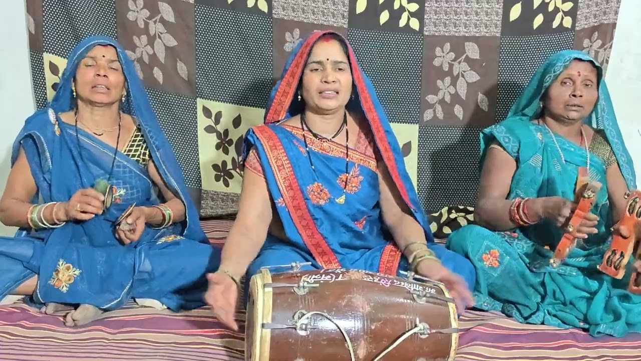 दर्शन की दुनिया दीवानी रे जगदंबा भवानी 🥰✨🌿#बुंदेली #भजन #जगदंबा 