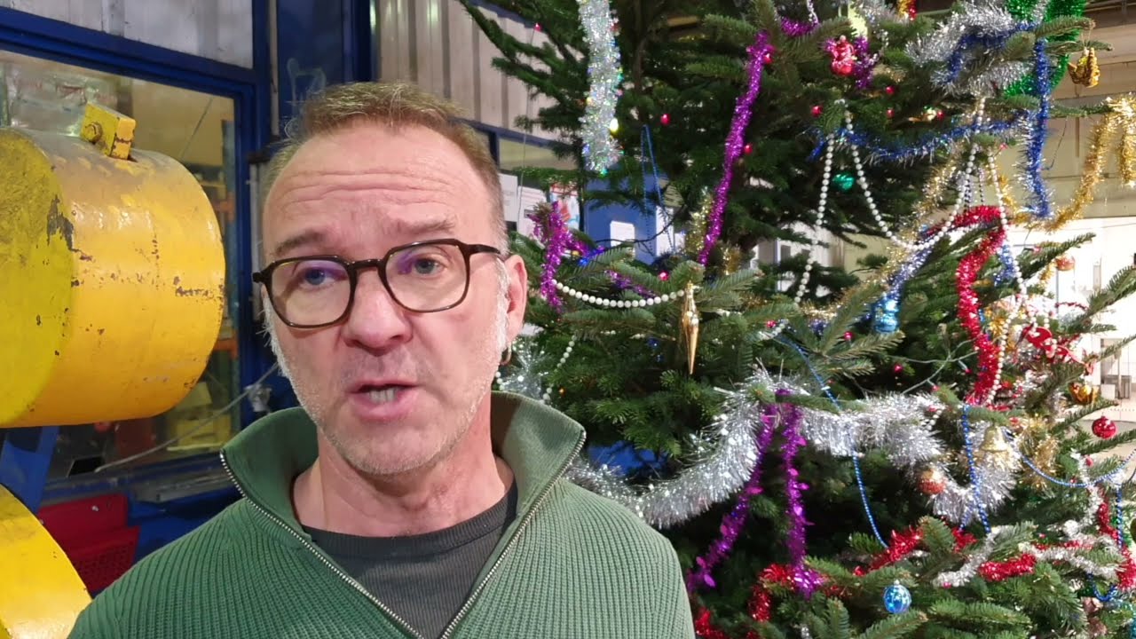 David Gistau CGT Aveyron dans l'usine SAM occup&eacute;e