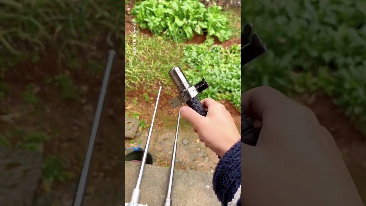 Telescopic three-section trekking pole, freely retractable, easy to carry, can be used for self-