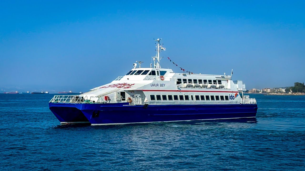HSC Umur Bey departing Yalova, Turkey