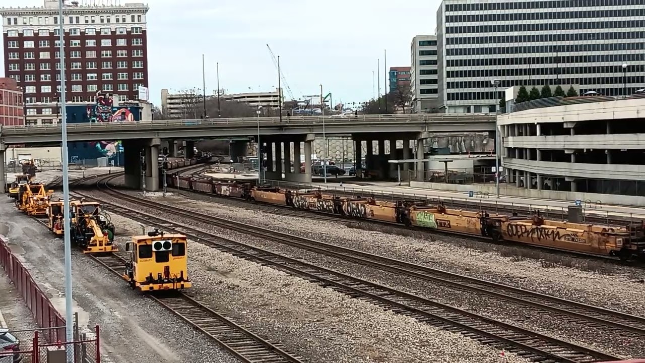 BNSF 4071 leading bare table train with a h1 trailing at union station Kansas City, Missouri.