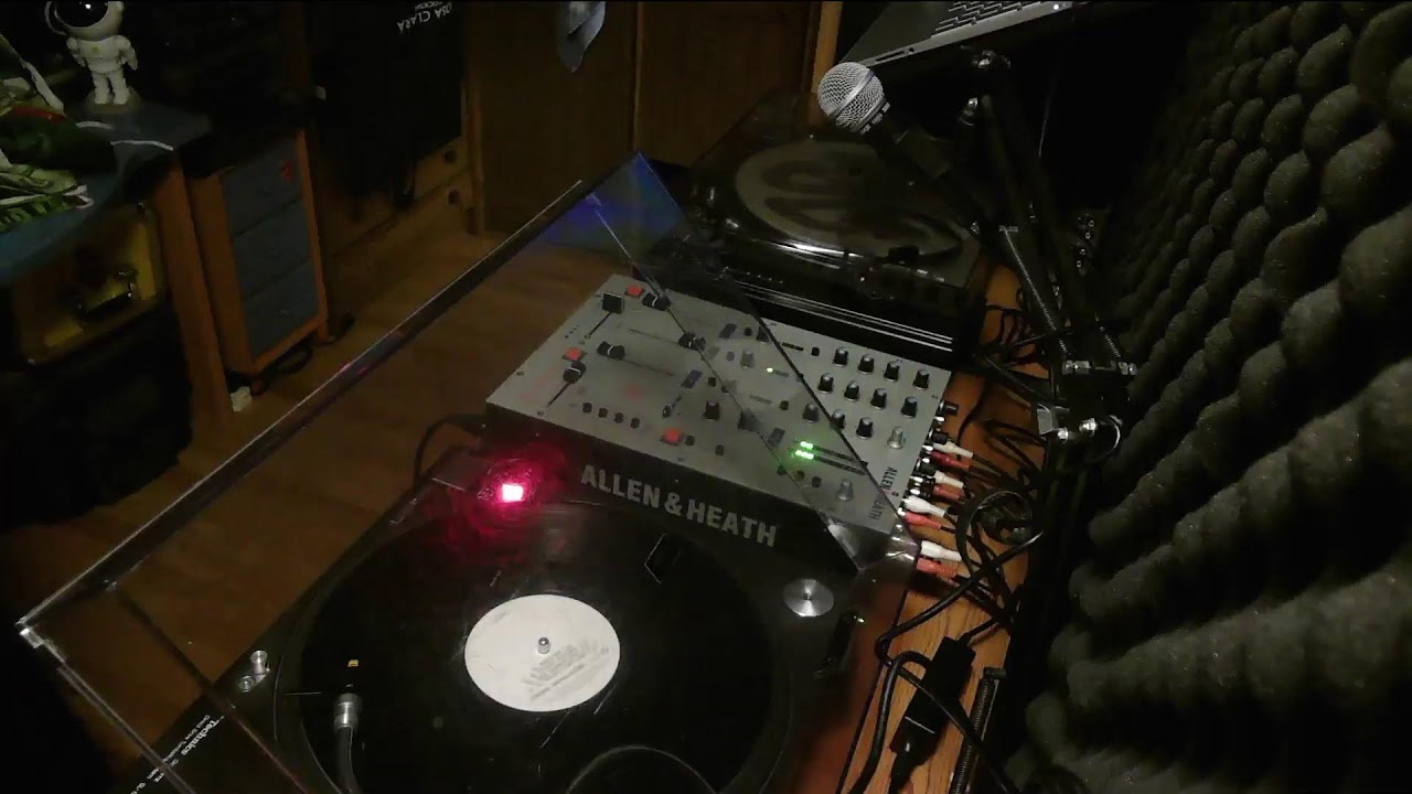 Dj Borrower - Cierro los bares, se me abre la imaginación