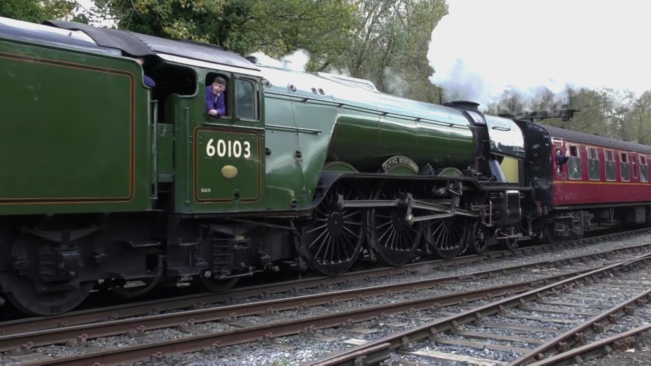Flying Scotsman 60103 battling through the crowds that lined the railway #whitby#steam / Day1