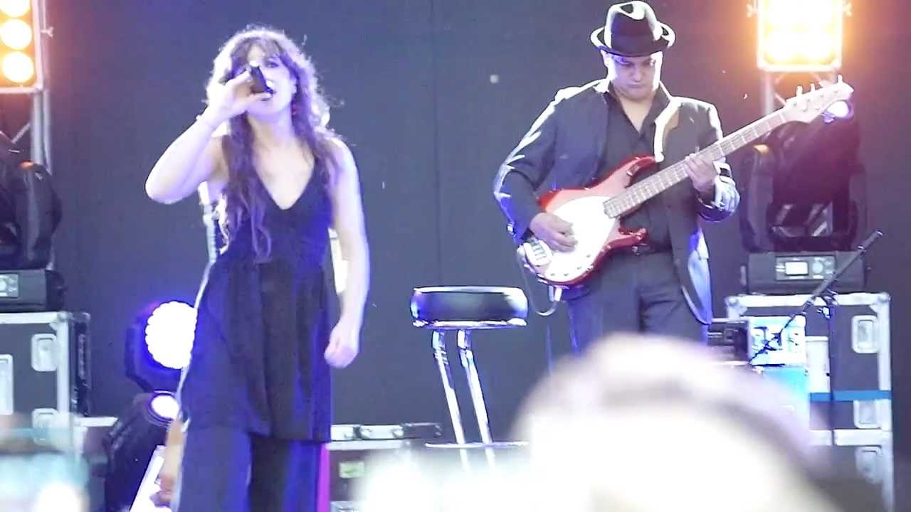 ZAZ- Eblouie Par La Nuit - HQ audio - live Moscow 06/12