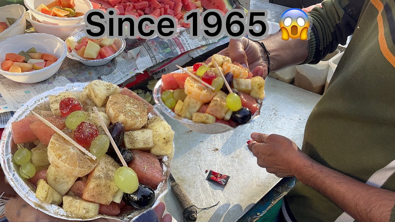 Indore Fruit Masala Chaat || Indore Ke Famous Fruit chaat || Indore Street Food ￼