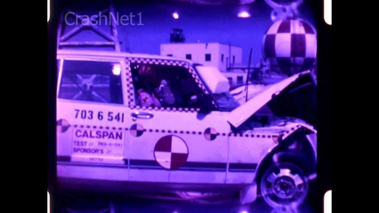 Saab 900 | 1982 | Frontal Crash Test | NHTSA | CrashNet1